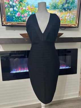Black V-Neck Bodycon Dress